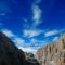 Madonna di Campiglio: giochi di nubi sulle Dolomiti di Brenta dalla via delle Bo